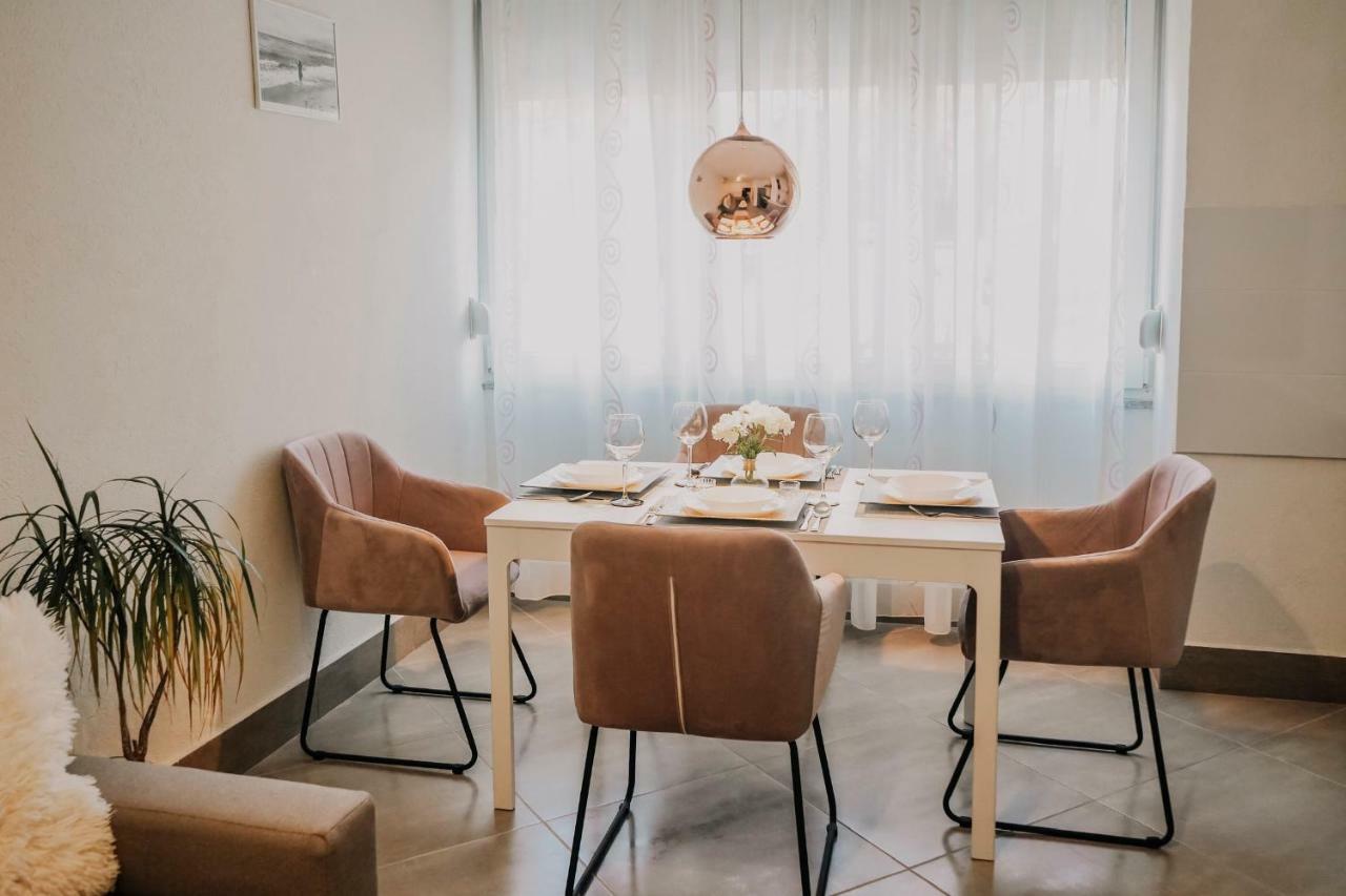 Apartman Bacchus Pola Esterno foto